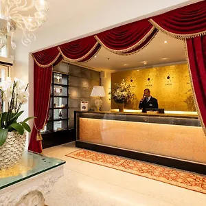 **** Hotel A La Commedia Italien